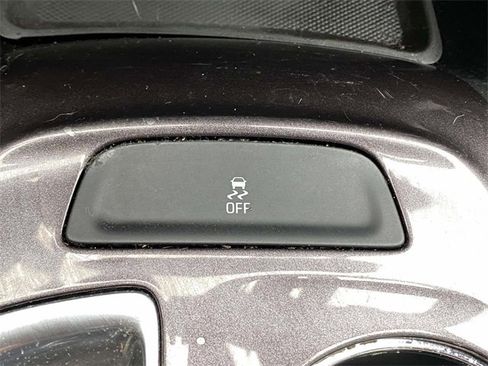 Used 2020 Chevrolet Malibu LT image 28