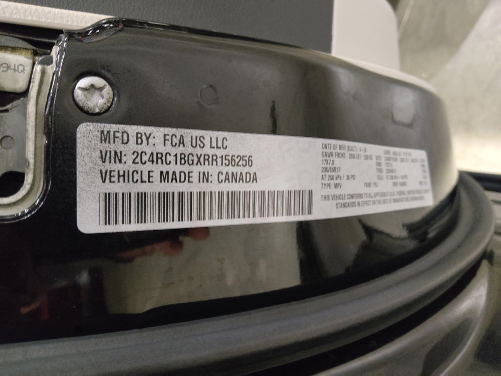 Used 2024 Chrysler Pacifica Touring-L FWD image 33