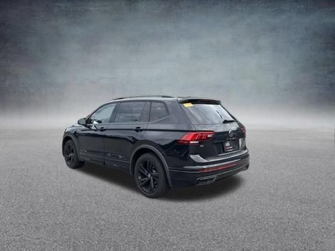 Used 2023 Volkswagen Tiguan SE R-Line AWD/4WD image 3