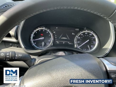 Used 2022 Toyota Highlander XLE image 10