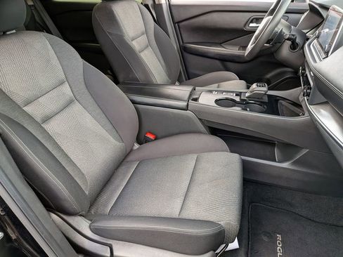 Used 2024 Nissan Rogue SV image 27