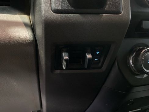 Used 2018 Ford F550 4x4 Regular Cab Super Duty image 19