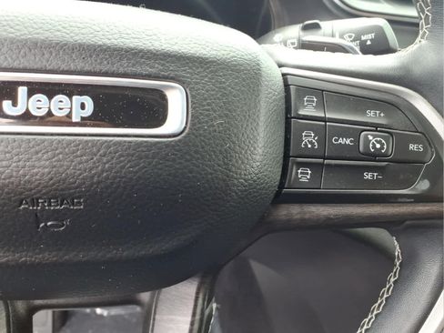Used 2022 Jeep Grand Cherokee L Limited AWD/4WD image 29