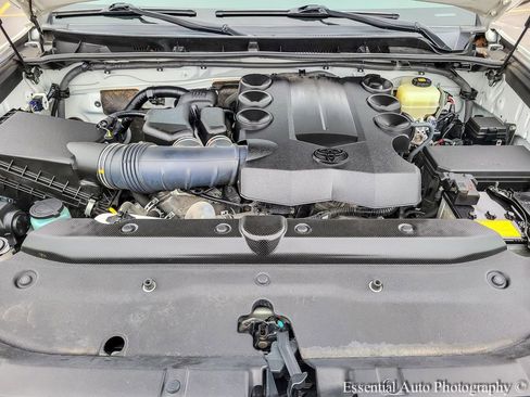 Used 2020 Toyota 4Runner SR5 image 32