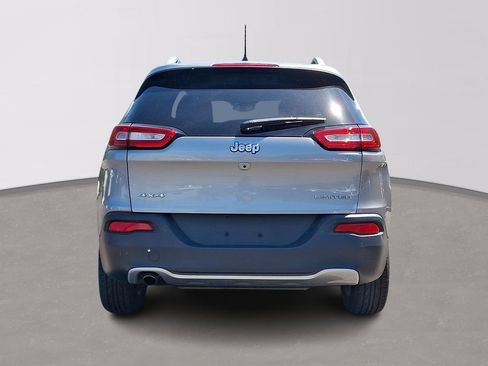 Used 2017 Jeep Cherokee Limited AWD/4WD image 5