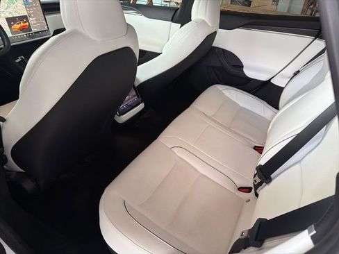 Used 2021 Tesla Model S Plaid image 7