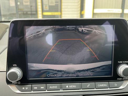 Used 2025 Nissan Altima 2.5 SV image 24