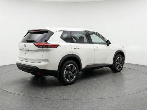 Used 2025 Nissan Rogue SV AWD/4WD image 9