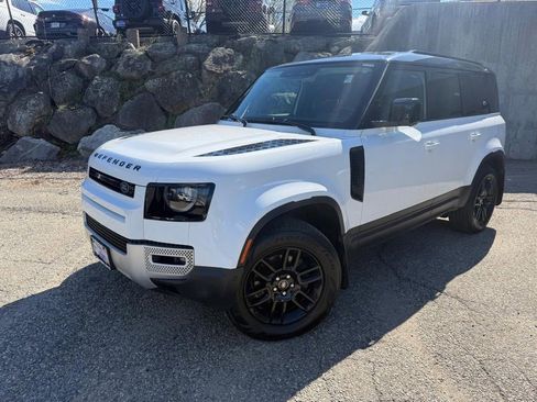 Used 2022 Land Rover Defender 110 AWD/4WD image 2