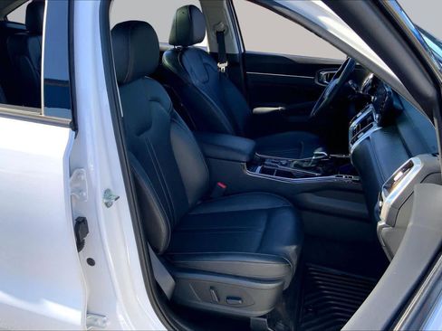 Used 2023 Kia Sorento SX FWD image 9