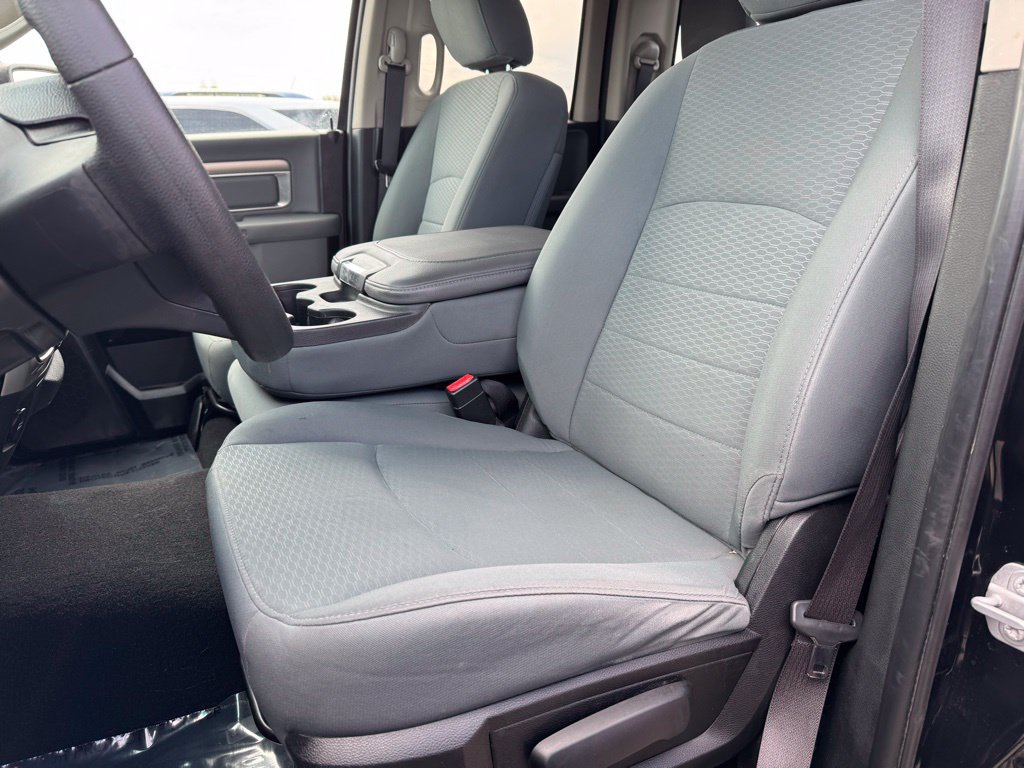 Used 2017 RAM 1500 Classic SLT AWD/4WD image 4