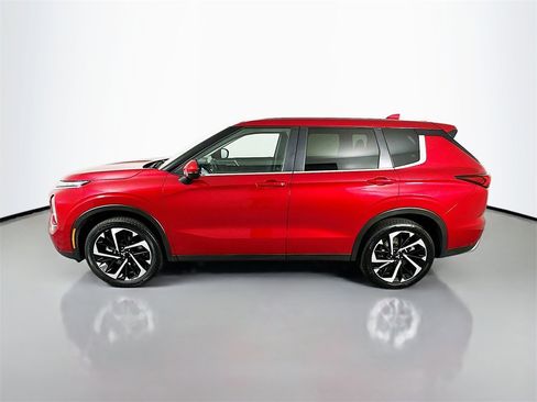 Used 2024 Mitsubishi Outlander SE image 7