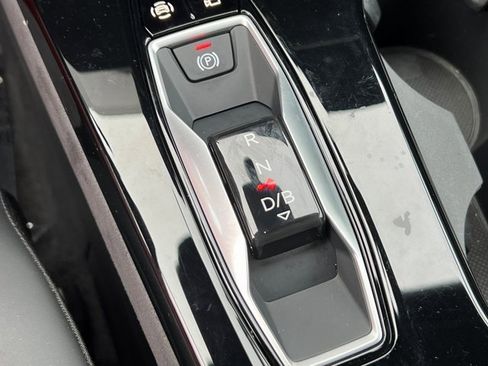 Certified 2025 Audi SQ6 e-tron Prestige w/ Black Optic Package image 34