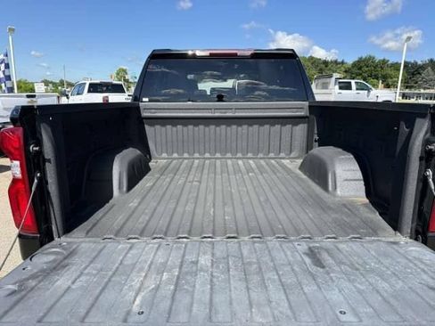 Used 2021 Chevrolet Silverado 1500 Custom Trail Boss w/ LPO, Dark Essentials Package AWD/4WD image 10