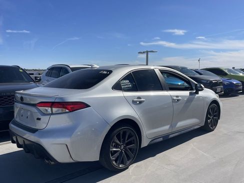 Used 2025 Toyota Corolla SE image 2