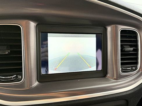 Used 2019 Dodge Charger SXT w/ Leather Interior Group image 31