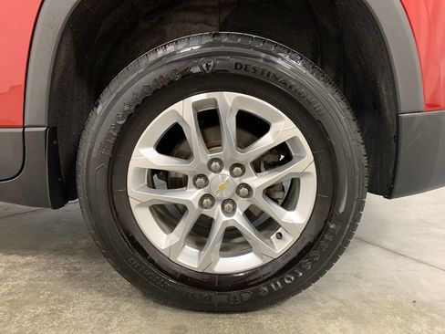 Used 2018 Chevrolet Traverse LT FWD image 4