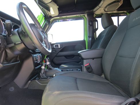 Used 2019 Jeep Wrangler Unlimited Sahara w/ Safety Group image 18