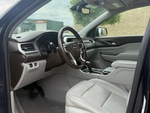 Used 2017 GMC Acadia SLT image 10