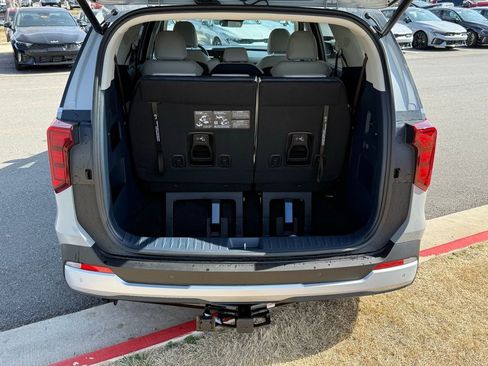 New 2026 Kia Carnival EX image 7