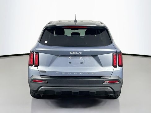 Used 2022 Kia Sorento LX FWD image 6