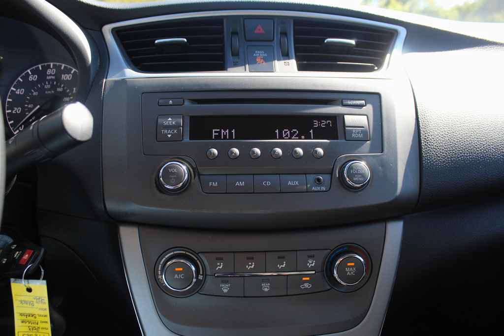 Used 2013 Nissan Sentra S FWD image 21