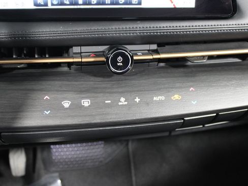 Used 2023 Nissan Ariya FWD image 21
