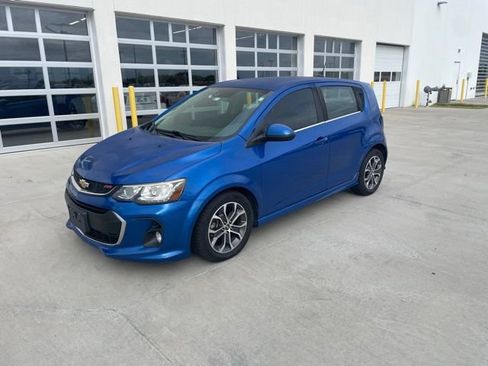 Used 2017 Chevrolet Sonic LT w/ Convenience Package FWD image 7