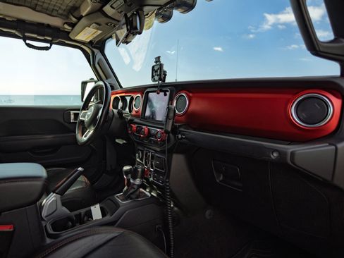 Used 2021 Jeep Gladiator Rubicon image 17