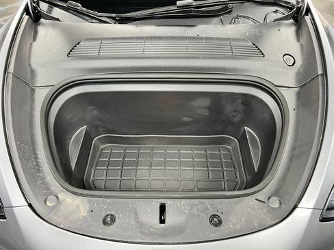Used 2025 Tesla Model Y Long Range AWD/4WD image 24