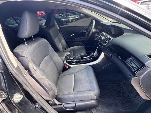Used 2016 Honda Accord LX image 17
