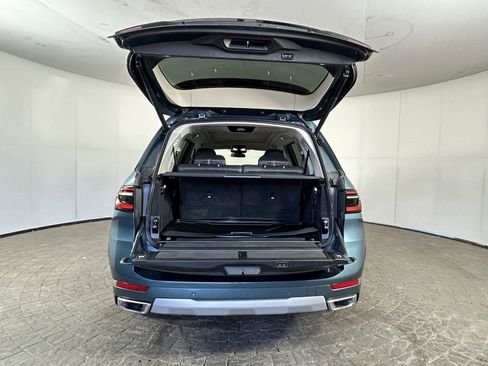 Used 2024 BMW X7 xDrive40i w/ Premium Package image 8