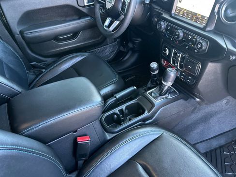 Used 2023 Jeep Wrangler Unlimited Rubicon 4xe image 17