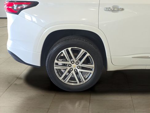 Used 2023 Chevrolet Traverse High Country AWD/4WD image 31