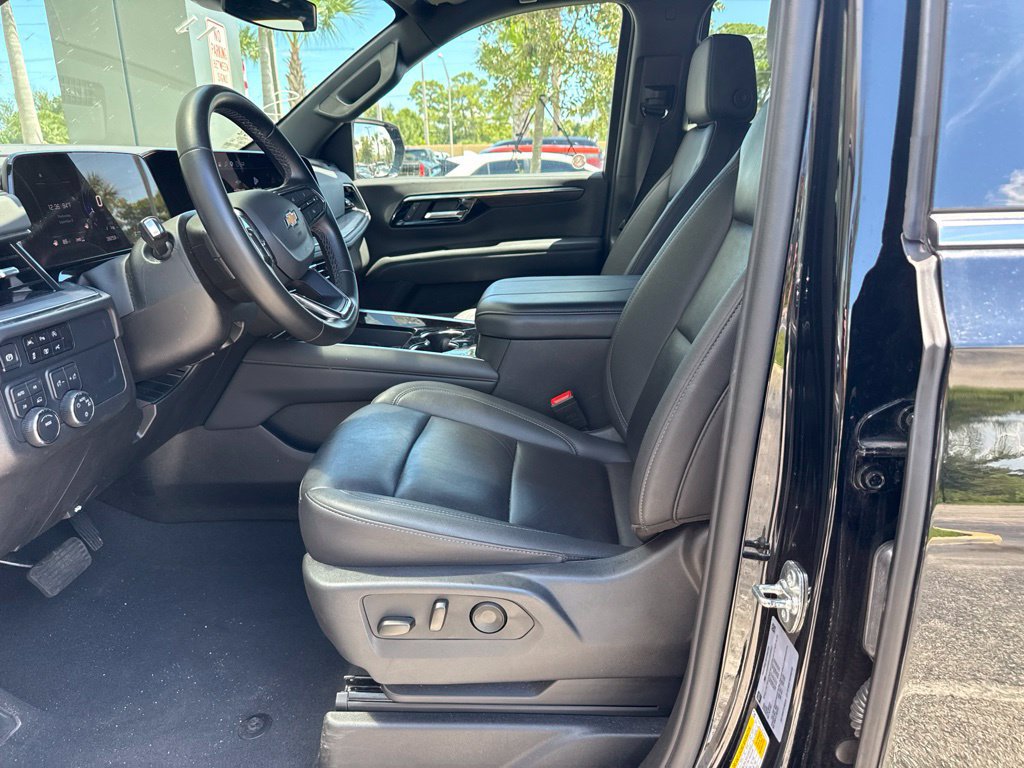 Used 2025 Chevrolet Tahoe LT AWD/4WD image 5