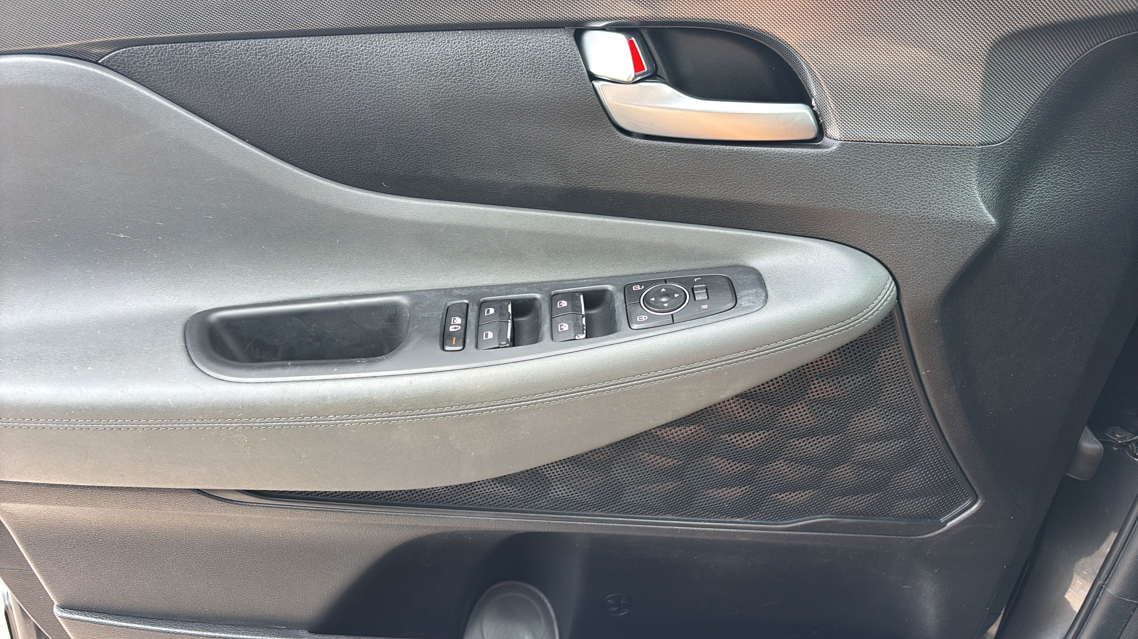 Used 2023 Hyundai Santa Fe SEL FWD image 23