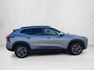 Used 2025 Chevrolet Trax LT FWD video 4