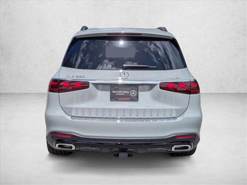 New 2026 Mercedes-Benz GLS 580 4MATIC image 8