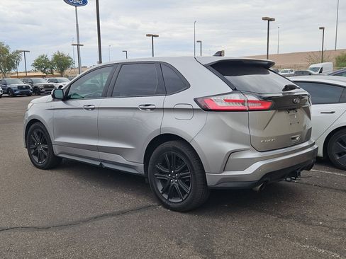 Used 2020 Ford Edge ST-Line w/ Cold Weather Package image 4
