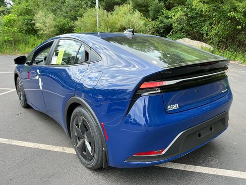 New 2026 Toyota Prius Plug-In Hybrid FWD image 3