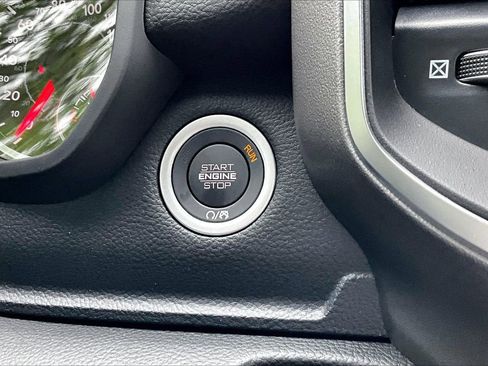 New 2026 RAM 1500 4x4 Crew Cab image 25
