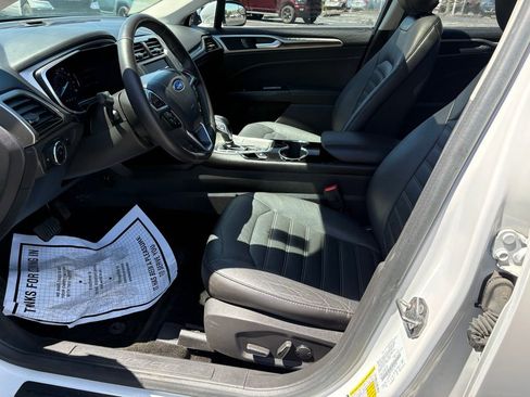 Used 2016 Ford Fusion SE w/ Equipment Group 202A FWD image 14