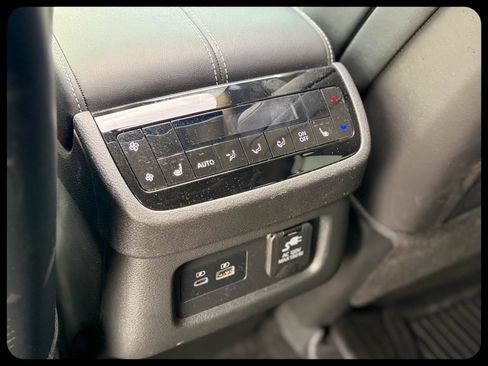 Used 2023 INFINITI QX60 Sensory w/ Vision Package FWD image 33