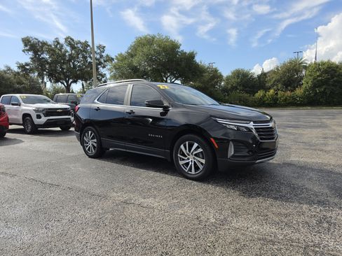 Used 2022 Chevrolet Equinox LT FWD image 2