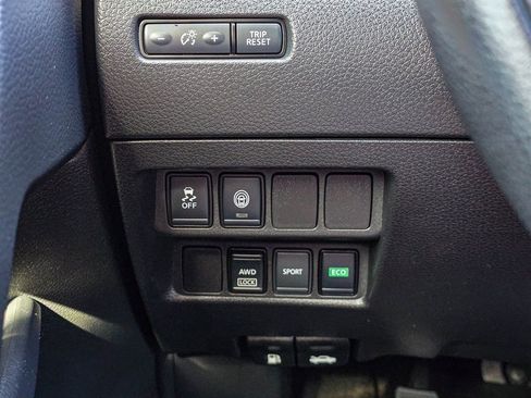 Used 2021 Nissan Rogue Sport S image 26