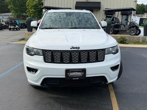 Used 2020 Jeep Grand Cherokee Altitude AWD/4WD image 7