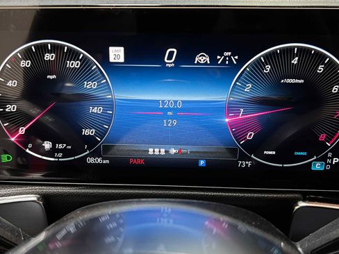 Used 2025 Mercedes-Benz GLB 250 4MATIC image 24