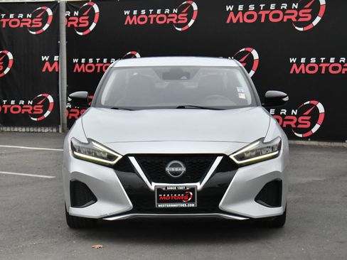 Used 2023 Nissan Maxima SV w/ Floor Mat Group image 2