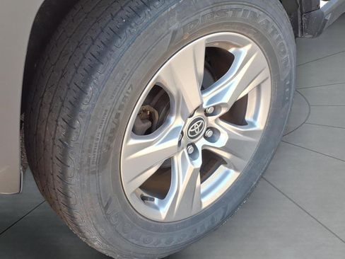 Used 2022 Toyota RAV4 XLE w/ Convenience Package AWD/4WD image 6