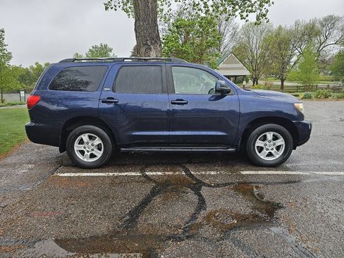 Used 2008 Toyota Sequoia SR5 AWD/4WD image 6